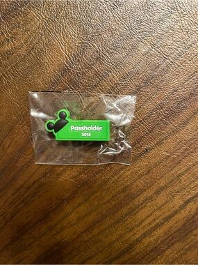 NWT Walt Disney World Passholder AP 2015 Green Magic Band Slider